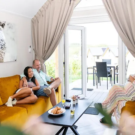 Tiny House For 2 To 4 People In Dom wakacyjny Bemelen